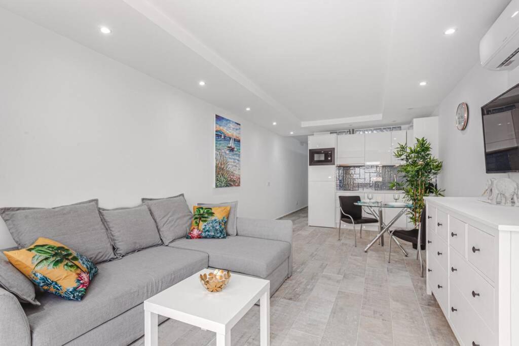 Tenerife Royal Gardens One Bedroom Apartment Playa de las Americas  Exterior photo