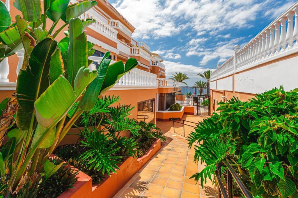 Tenerife Royal Gardens One Bedroom Apartment Playa de las Americas  Exterior photo